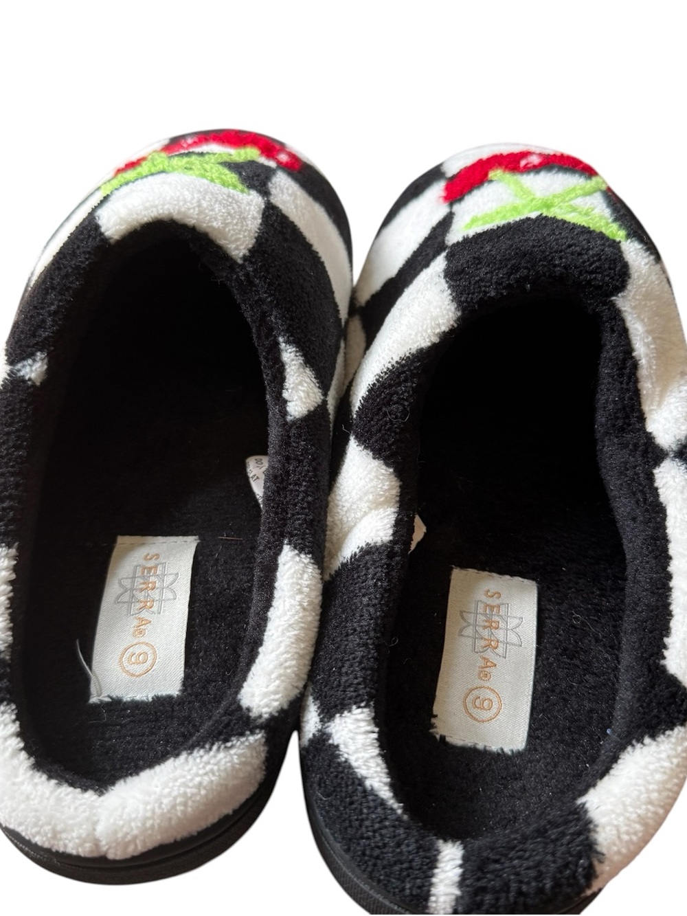 NWOT. Women’s Black & White Checkered Cherry Slippers size 9 - Picture 2 of 3